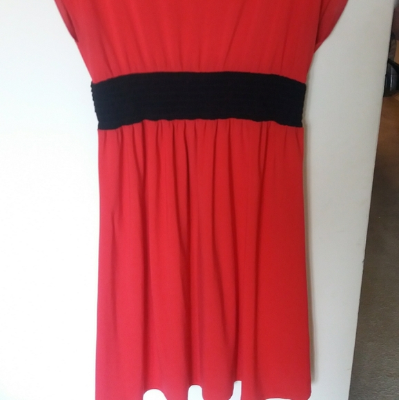 Dress - Picture 2 of 4